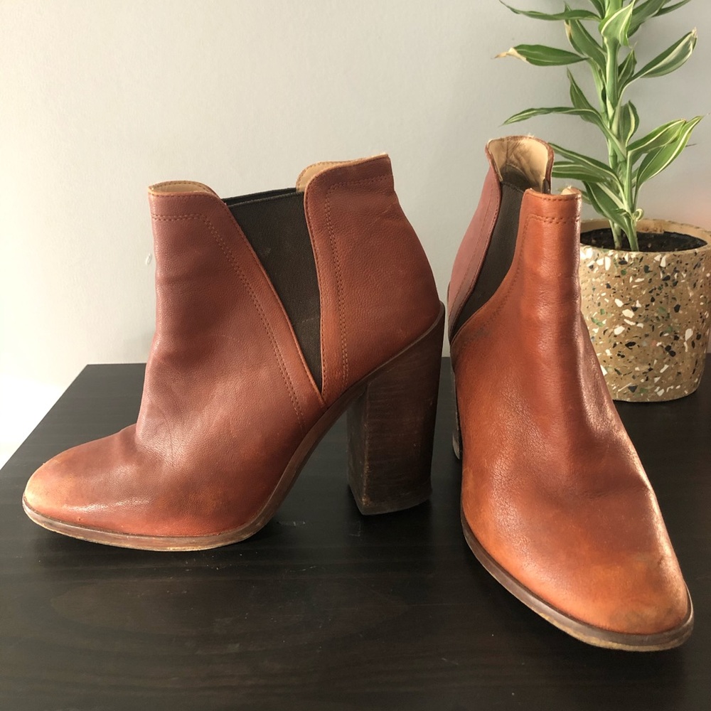 Zara heeled chelsea booties